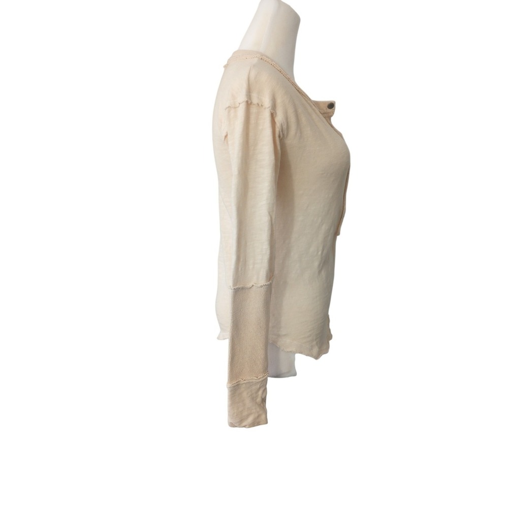 WE THE FREE Top XS FREE PEOPLE Phoebe Henley Burnout Raw Hems Cream Thumbholes - Picture 3 of 12